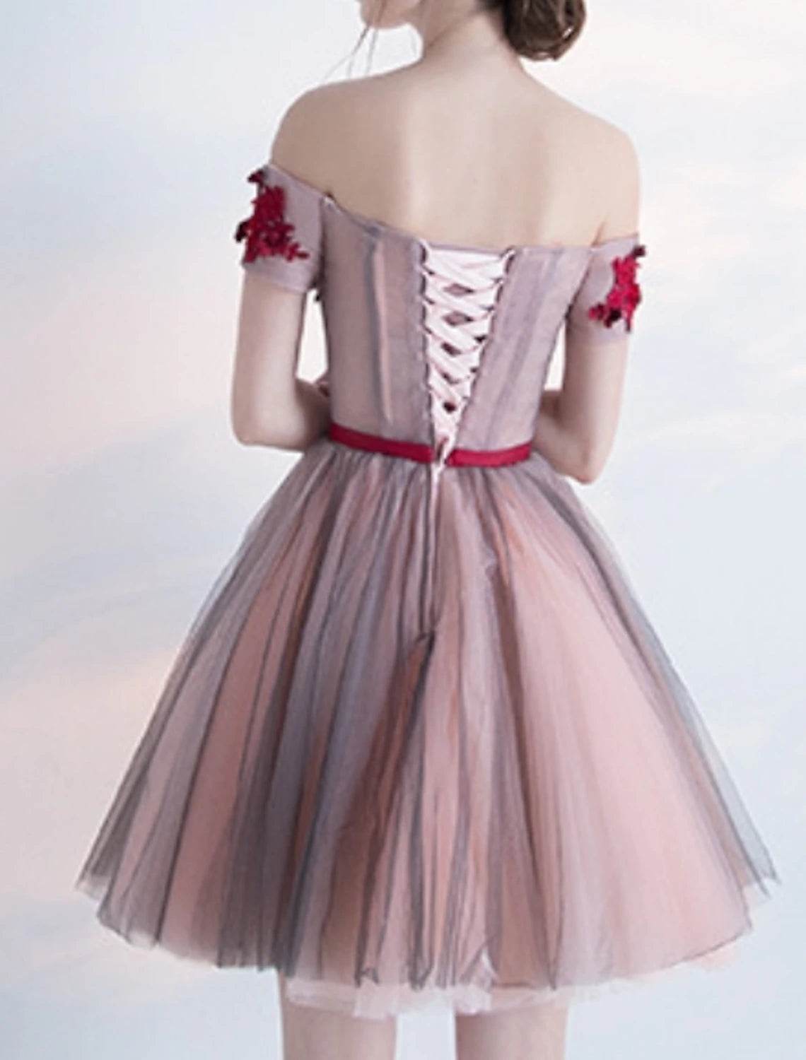 Abiti da cocktail a trapezio, abiti da festa, abiti da ballo per San Valentino, abiti da ballo corti/mini, maniche corte, spalle scoperte, abito rosa in tulle con fiocco/i e applicazioni